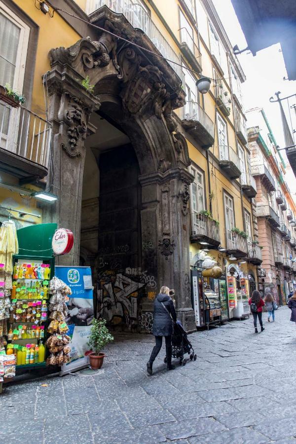 شقة Palazzo Carafa Della Spina نابولي المظهر الخارجي الصورة