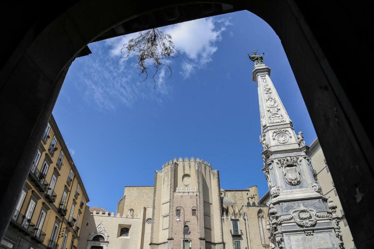 شقة Palazzo Carafa Della Spina نابولي المظهر الخارجي الصورة